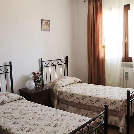 Lantgård Colle D' Oro Pescia Romana